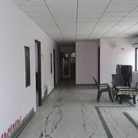 Oyo Rajdhani Guest House Faridabad Exterior foto