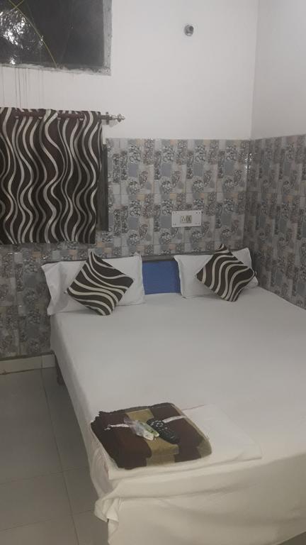 Oyo Rajdhani Guest House Faridabad Exterior foto