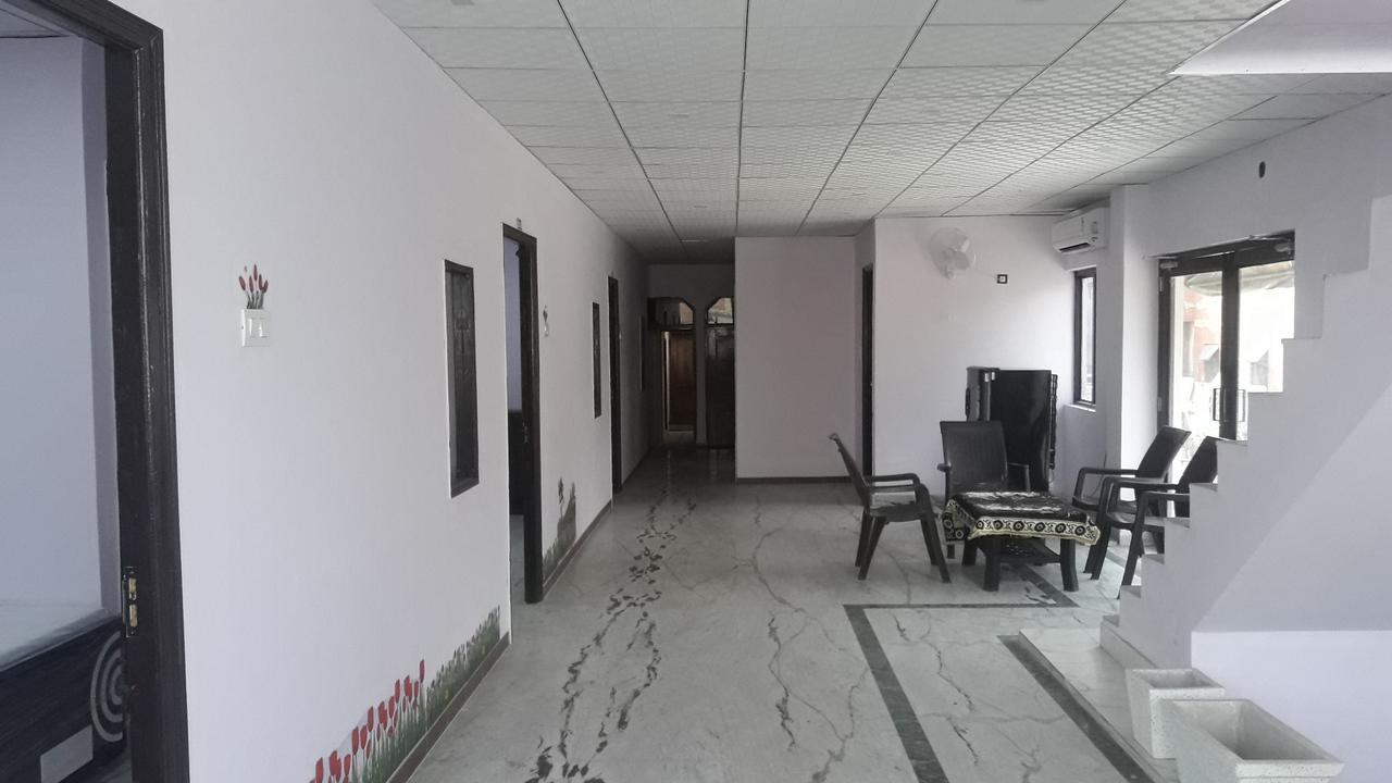 Oyo Rajdhani Guest House Faridabad Exterior foto