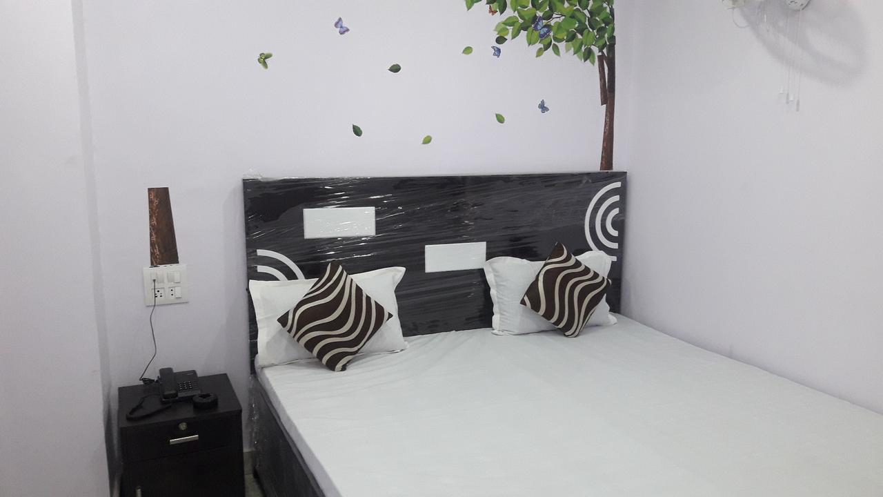 Oyo Rajdhani Guest House Faridabad Exterior foto