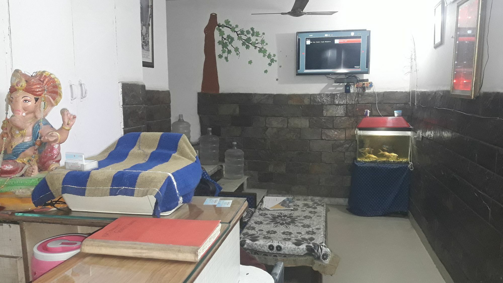 Oyo Rajdhani Guest House Faridabad Exterior foto